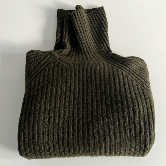 Banana Republic 100% Cashmere Sweater Large - Picture 4 of 9